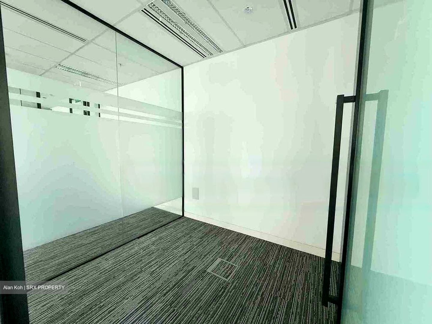 UIC Building (D1), Office #450989771